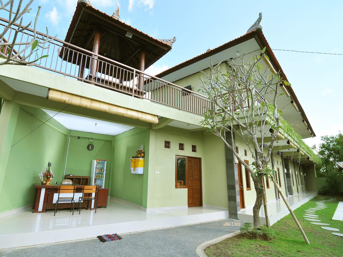 קוטה לומבוק Cempaka Mas Guesthouse מראה חיצוני תמונה
